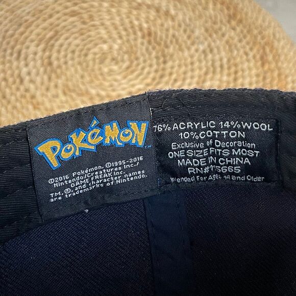 Official POKEMON PIKACHU Embroidered Snapback Logo Cap Hat - Picture 6 of 7